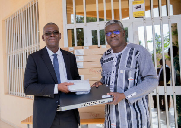 UJKZ receives equipment to facilitate online education